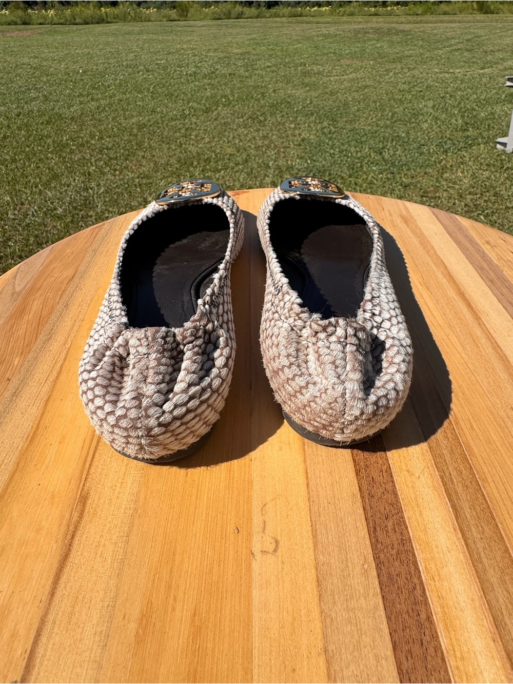 Ladies Tory Burch Taupe Woven Reva Logo Ballet Flats - Picture 5 of 8